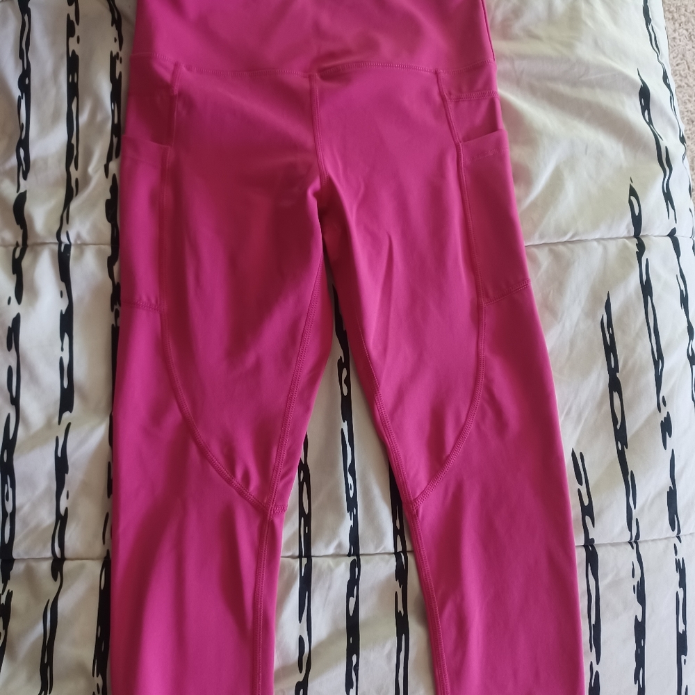 Zyia pocket crop leggings size 4